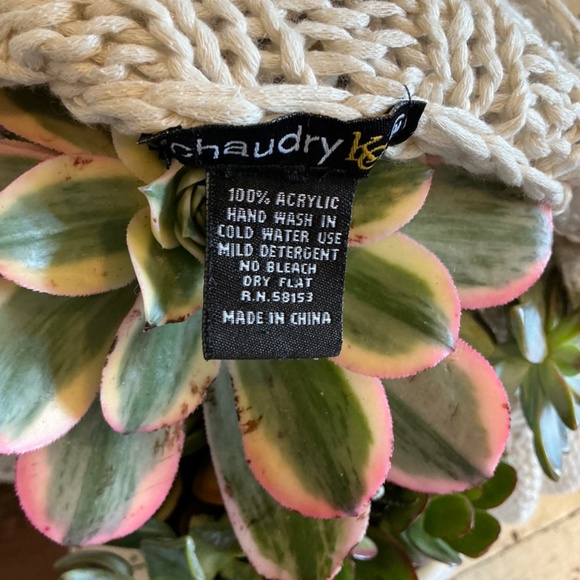 Fun cable knit sweater with a large floral pattern - Picture 4 of 4